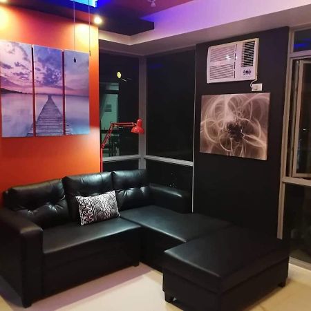Cubao Manhattan Heights Unit 11Pq Tower B, 1Br Quezon City Buitenkant foto