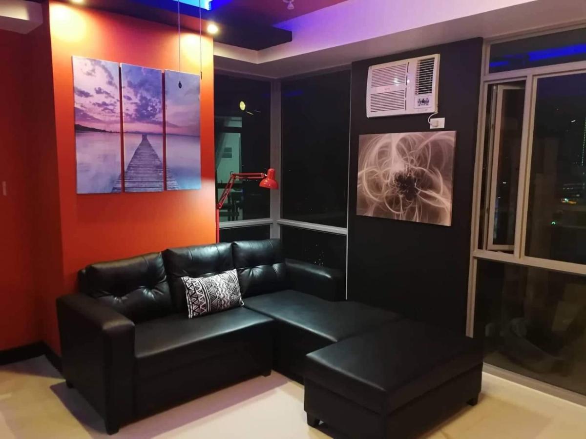 Cubao Manhattan Heights Unit 11Pq Tower B, 1Br Quezon City Buitenkant foto